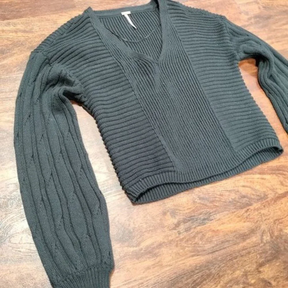 Free People Solid Black Ribbed When It Rains Cotton V-Neck Cropped Sweater S - Picture 4 of 11